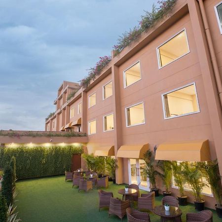 The Lalita Grand Mathura- Vrindavan Экстерьер фото