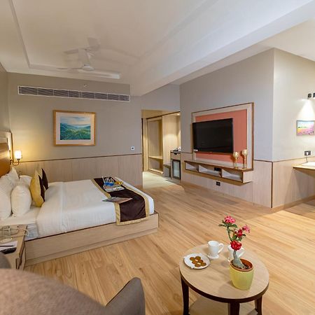 The Lalita Grand Mathura- Vrindavan Экстерьер фото